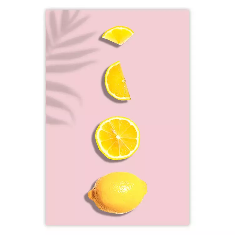 Ein Stück Exotik - Zitrone auf pastellfarbenem Hintergrund
