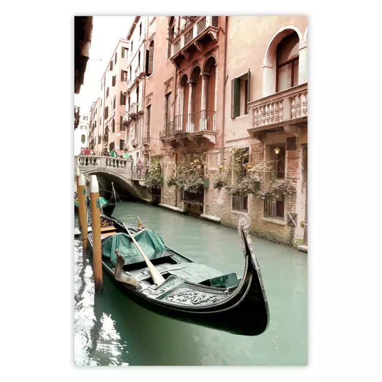 Venezianische Erinnerung - Fluss und Boote vor städtischer Architektur