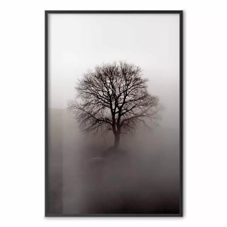 Die Kraft des Baumes - Baum im starken Nebel