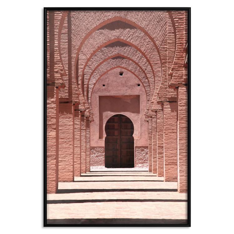Rosa Bögen - Komposition architektonischer Ziegelkolumnen in Marokko