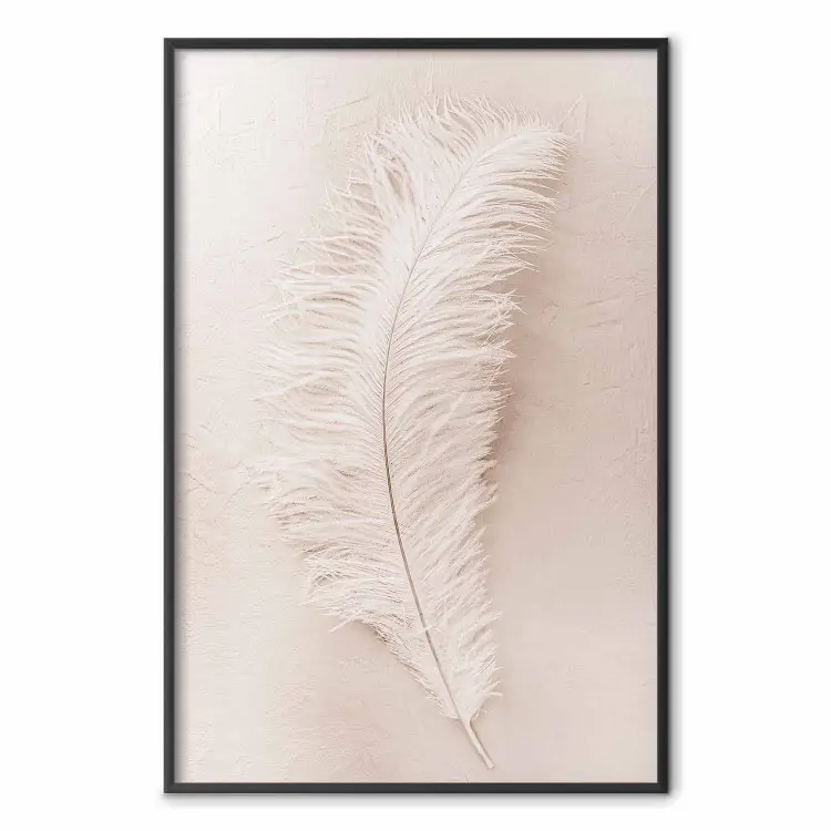 Stille Erinnerung - Einfache beige-rosa Komposition mit Vogelfeder