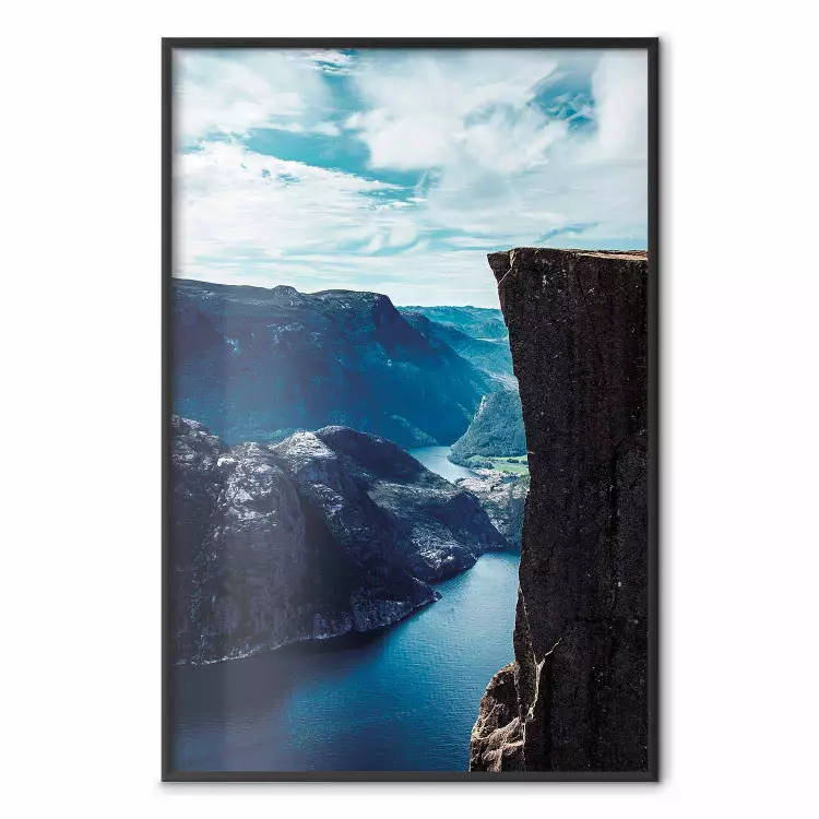 Preikestolen - Felsige Berge und See