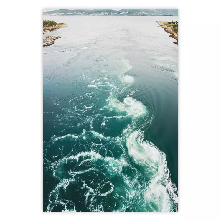Türkise Wirbel - Landschaft eines blauen Sees mit kleinen Wellen