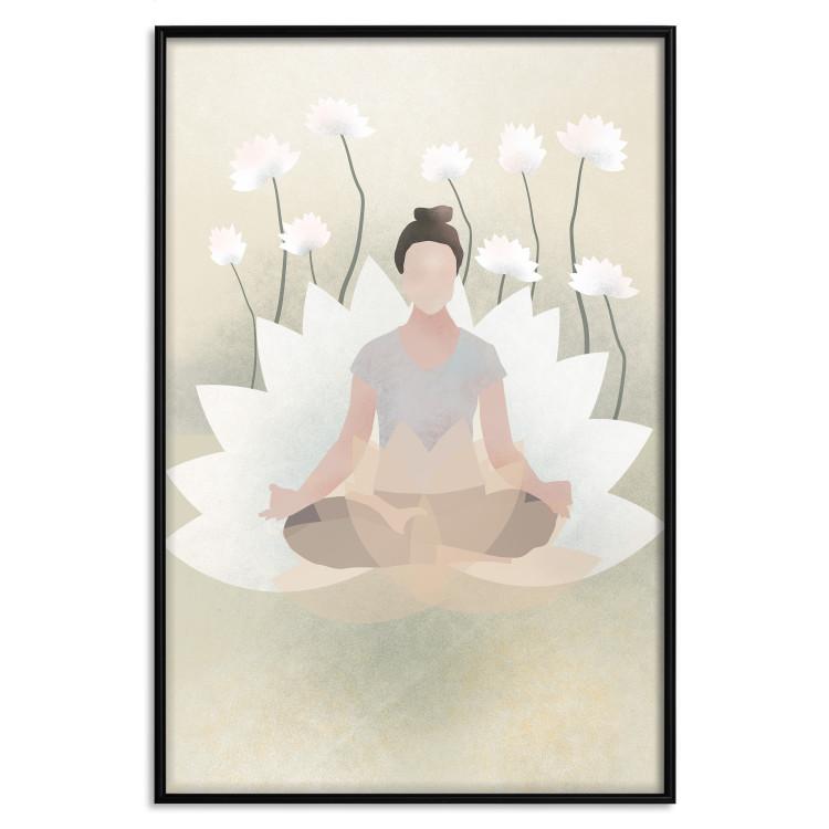 Liebesyoga - Meditierende Frau vor weißen Blumen im Zen-Stil
