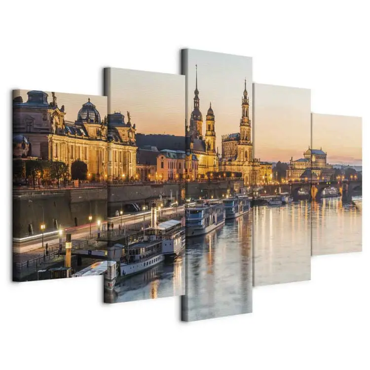 Dresden, Deutschland - Panorama bei Sonnenuntergang