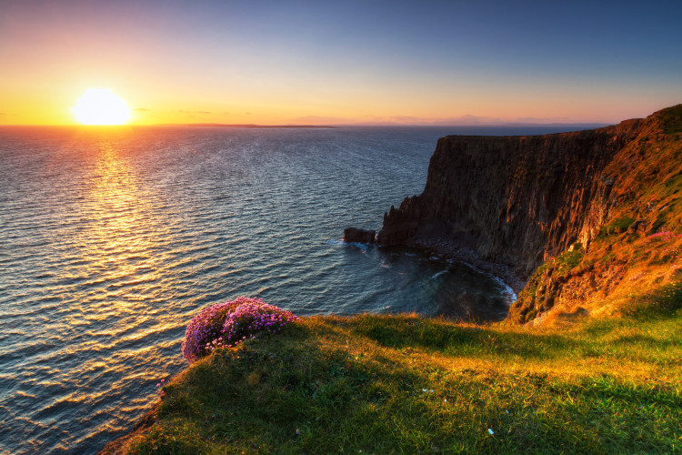 Vlies Fototapete Moher Cliffs Irland - Meer und Klippen bei Sonnenuntergang 60496