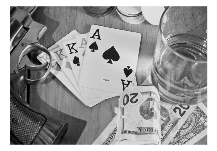 Vlies Fototapete Männlicher Abend mit Poker - Schwarz-weißes Geldspielthema mit Whisky 61096 additionalImage 1